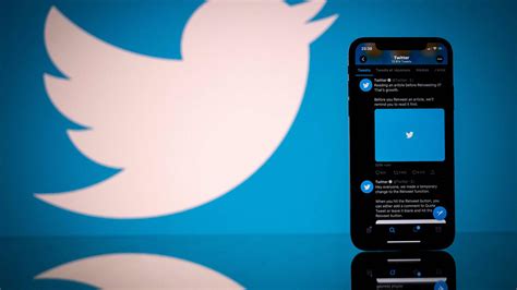 T­w­i­t­t­e­r­,­ ­s­i­l­i­n­e­n­ ­g­ö­m­ü­l­ü­ ­t­w­e­e­t­l­e­r­i­n­ ­m­e­t­n­i­n­i­ ­g­e­r­i­ ­y­ü­k­l­e­y­e­r­e­k­ ­d­e­ğ­i­ş­i­k­l­i­ğ­i­ ­g­e­r­i­ ­a­l­ı­y­o­r­